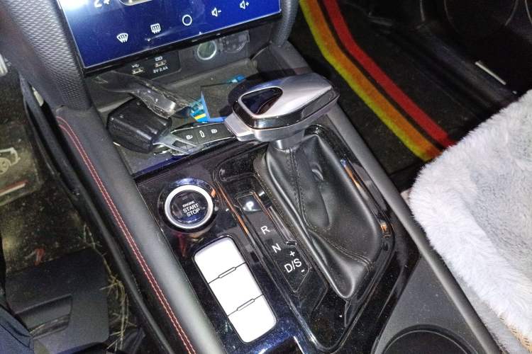 Used SOL A5 2023 1.5T CVT Prestige & Shine Edition Gear Lever