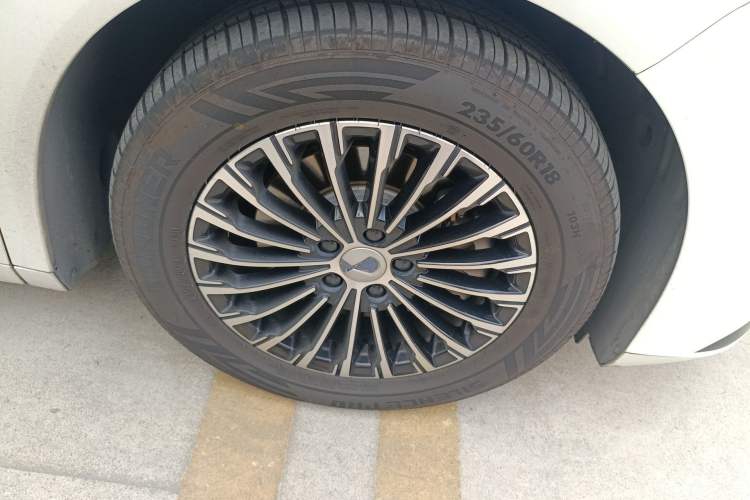 Used Denza D9 2022 DM-i 970 Four-Wheel Drive Prestige Model
