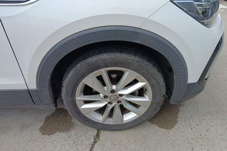 Used Volkswagen T-Cross 2020 280TSI DSG Comfort Edition Right Front Wheel Hub