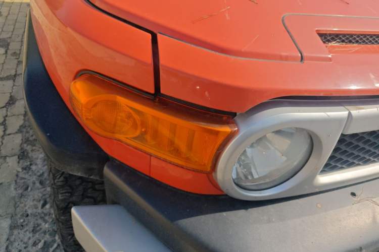 Used Toyota FJ Cruiser 2013 4.0L Right Front Headlight