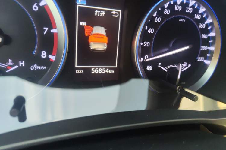 Used Toyota Highlander 2018 2.0T Four-Wheel Drive Luxury Version 7 Seats China VI Standard
