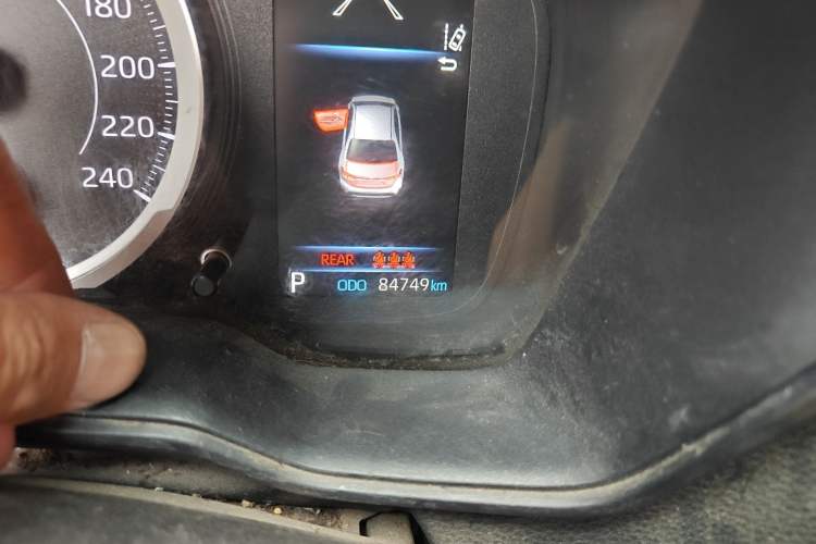 Used Toyota Levin 2019 185T CVT Luxury Edition China VI Standard Odometer Close Up