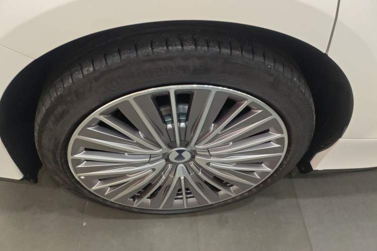 Used Denza Z9 2024 1100 km All-Wheel-Drive Ultra Version