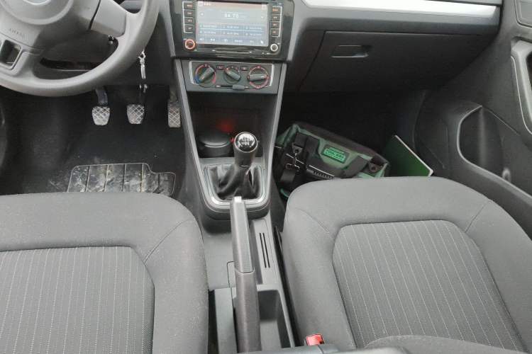 Used Volkswagen Jetta 2015 1.6L Manual Comfort Model