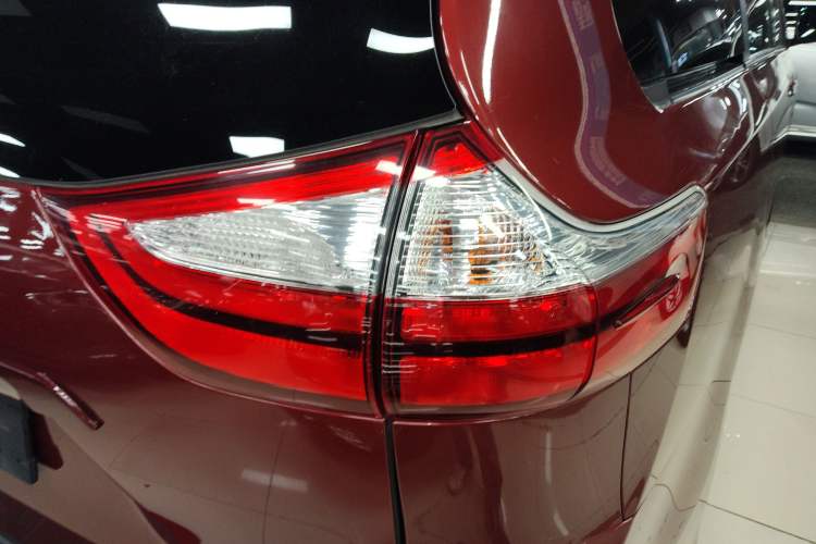 Used Toyota Sienna 2016 3.5L Two-Wheel Drive 7-Seater Parallel Import
