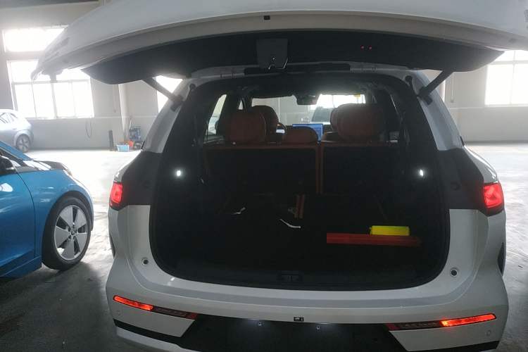 Used BYD Tang L 2025 DM 215KM LiDAR Flagship Model