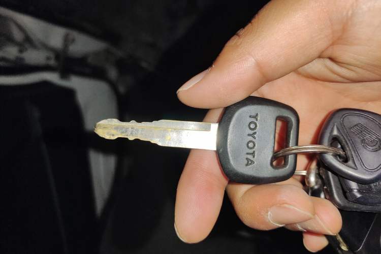 Used Jinbei Hiace 2016 2.0L Express Series Standard Version V19
