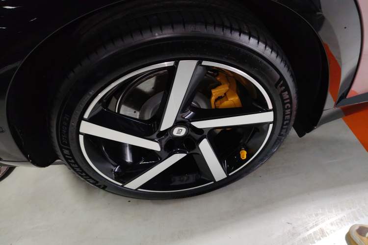 Used Xiaomi Auto YU7 2025 Ultra-Long Range High-Performance All-Wheel-Drive Max Edition