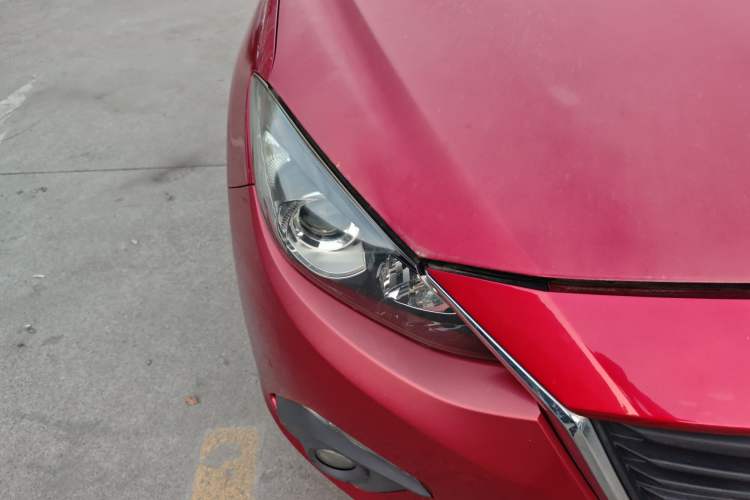 Used Mazda 3 Axela 2016 Sedan 1.5L Manual Comfort Model
