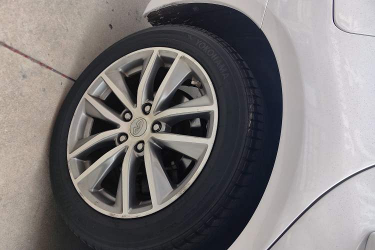 Used Infiniti Q50L 2015 2.0T Comfort Edition