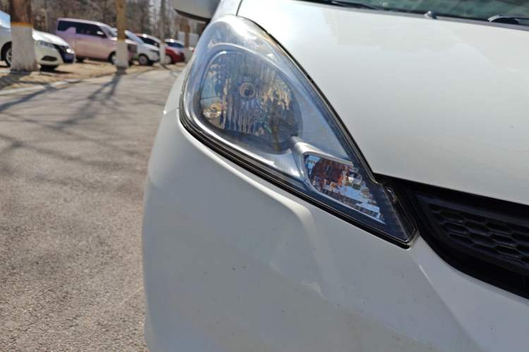 Used Honda Fit 2011 1.3L automatic comfort version
