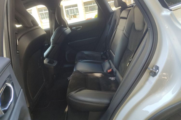 Used Volvo XC60 2019 T5 4x4 Smart & Dynamic Sport Edition China VI Standard
