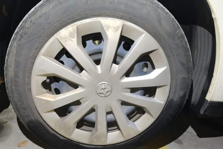 Used Venucia D60EV 2020 Standard Range Smart Drive Edition Right Front Wheel Hub