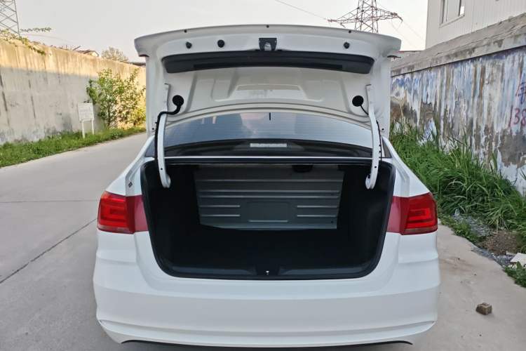 Used Volkswagen Santana 2021 1.5L Manual Fashion Edition Trunk