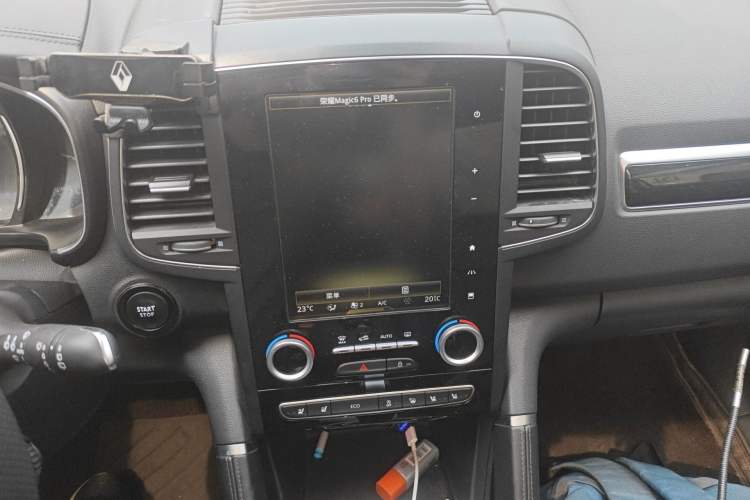 Used Renault Koleos 2017 2.5L 4x4 Flagship Edition Audio And AC Panel