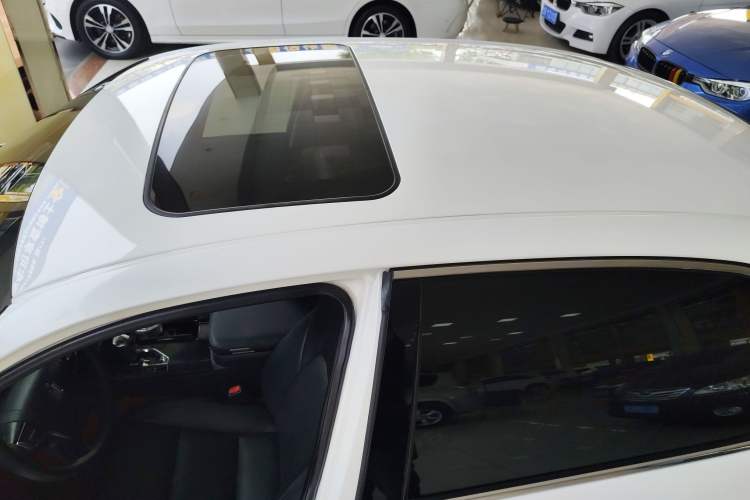 Used Toyota Crown 2015 2.0T Fashion Edition
