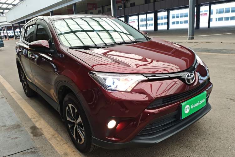 Used Toyota RAV4 2019 2.0L CVT Two-Wheel Drive Pioneer Edition China V Standard