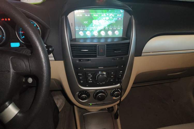 Used Buick Excelle 2013 1.5L Manual Classic Model Audio And AC Panel