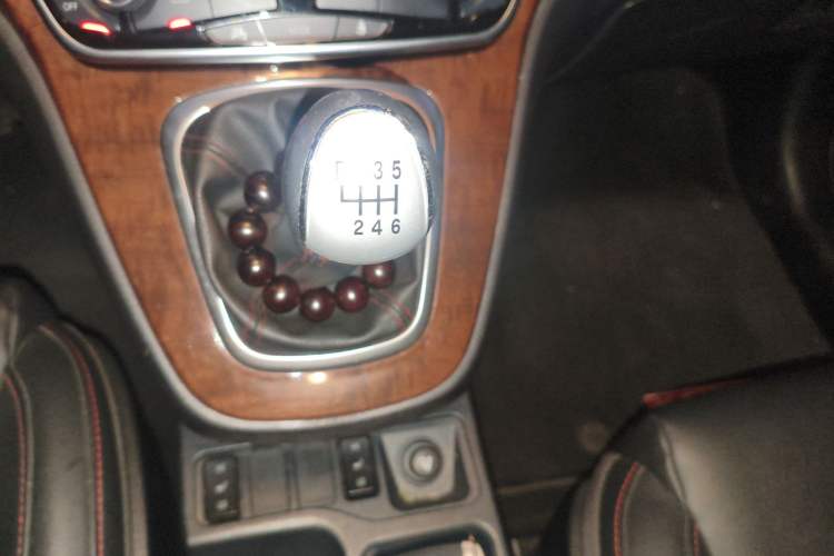 Used Haval H6 2015 Revised Version Sport Edition 1.5T Manual Transmission Two-Wheel Drive Elite Grade