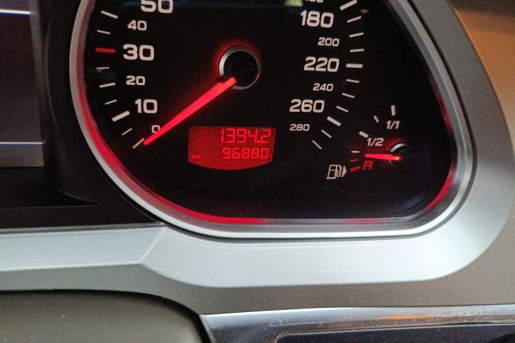 Used Audi A6L 2011 2.0 TFSI automatic Comfort trim
