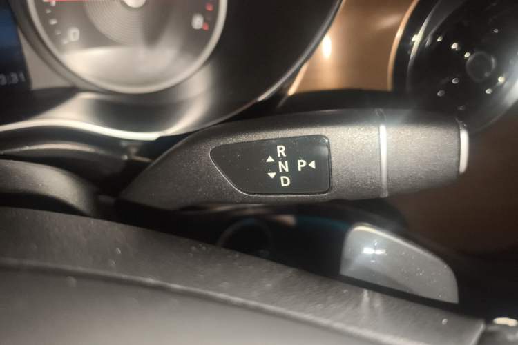 Used Mercedes-Benz V-Class 2022 V 260 L Long-wheelbase Luxury Edition Gear Lever