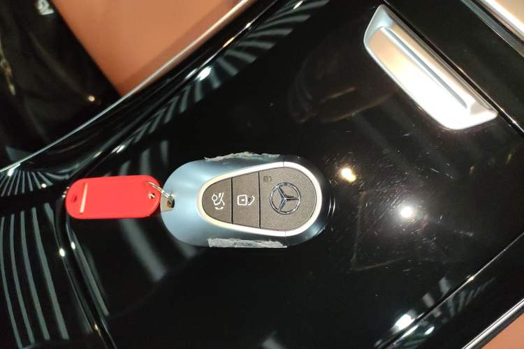 Used Mercedes-Benz GLC 2025 GLC 300 L 4MATIC Luxury Model 5 Seats
