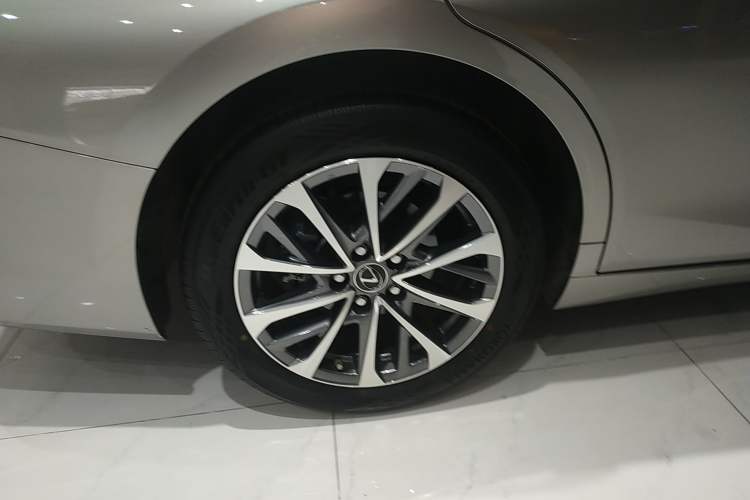 Used Lexus ES 2025 200 Premium Edition