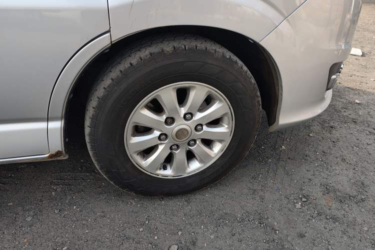 Used Jinbei Grace 2014 2.4L Standard Short-Wheelbase 7-Seater 4RB2
