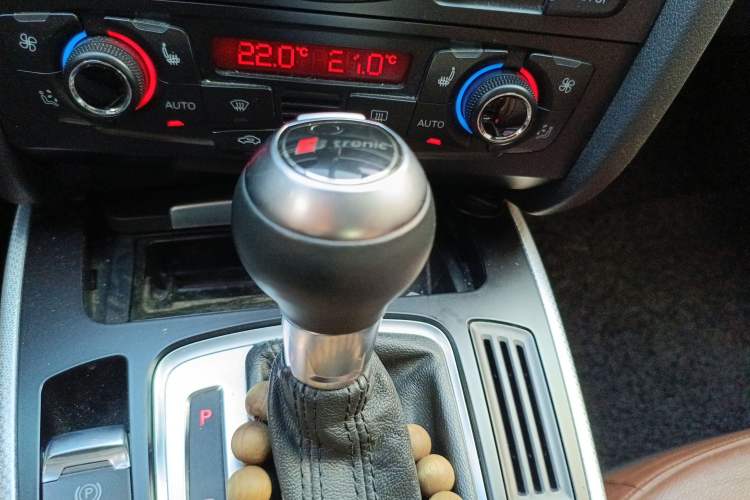 Used Audi A5 2010 3.2 coupe quattro
