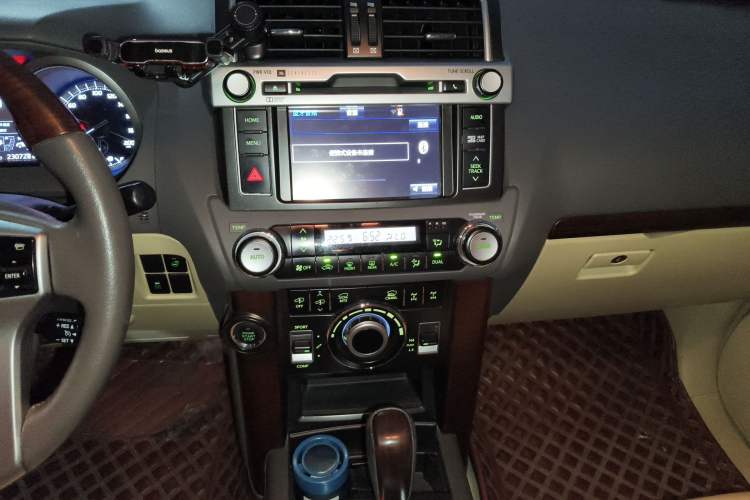 Used Toyota Prado 2016 3.5L Automatic VX NAVI Audio And AC Panel