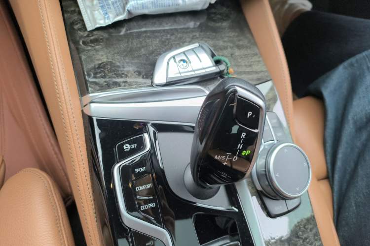 Used BMW 6 Series GT 2021 630i M Sport Package Gear Lever