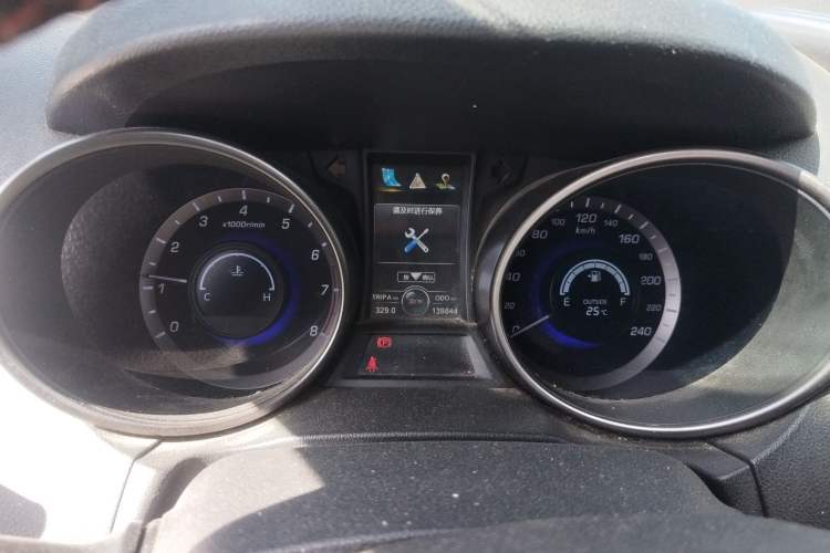 Used CHANGAN CS75 2014 2.0L Manual Luxury Version China IV Standard
