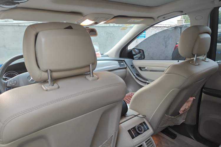 Used Mercedes-Benz R-Class 2014 R 320 4MATIC Business Model Headliner