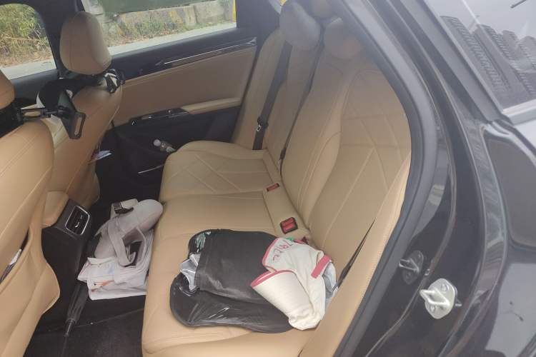 Used Geely Galaxy L6 2024 125km PLUS Dragon Edition
