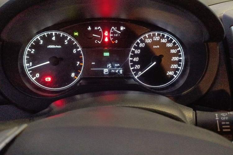 Used Nissan Tiida 2016 1.6L CVT Cool Dynamic Edition