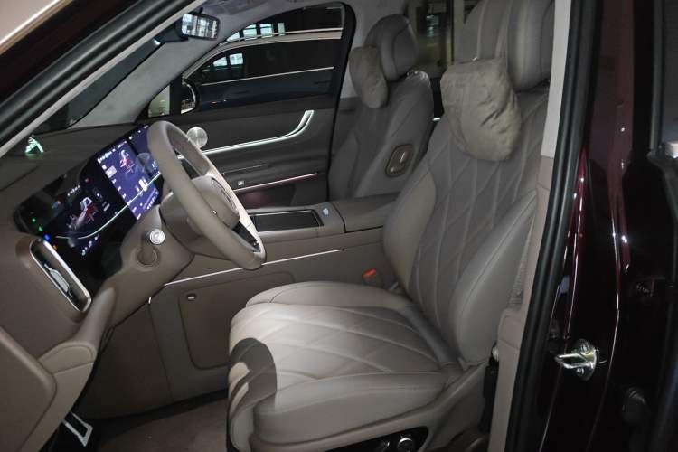 Used Hima AITO M9 2025 Extended-Range Ultra Version 52 kWh 5-Seater Edition Left Front Seat