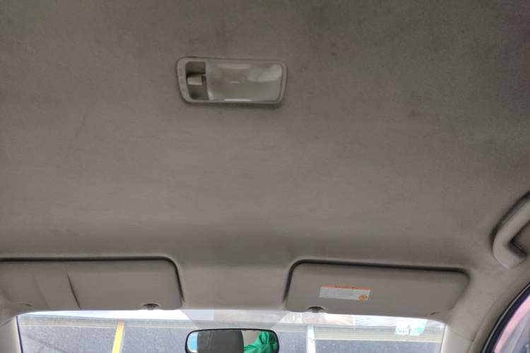 Used Nissan Livina 2010 Jingyue Edition 1.6L Manual All-Around Model Headliner