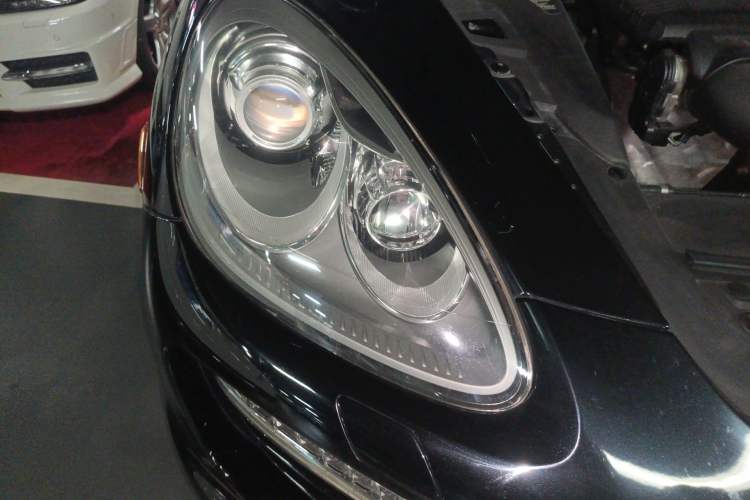 Used Porsche Cayenne  Right Front Headlight