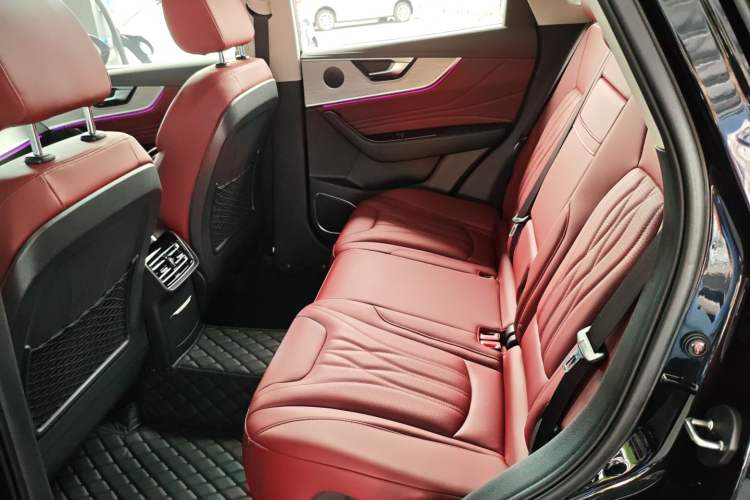 Used Hongqi HS5 2025 2.0T Two-Wheel-Drive Xuan Ying Edition Left Rear Seat