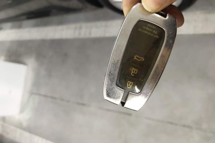 Used Toyota Camry 2021 2.0G Luxury Edition
