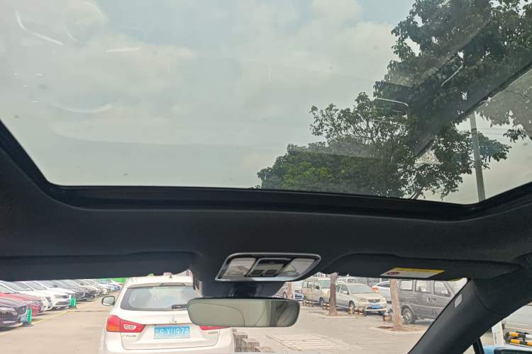 Used Li Auto ONE 2021 Extended-Range 6-Seater Version Headliner