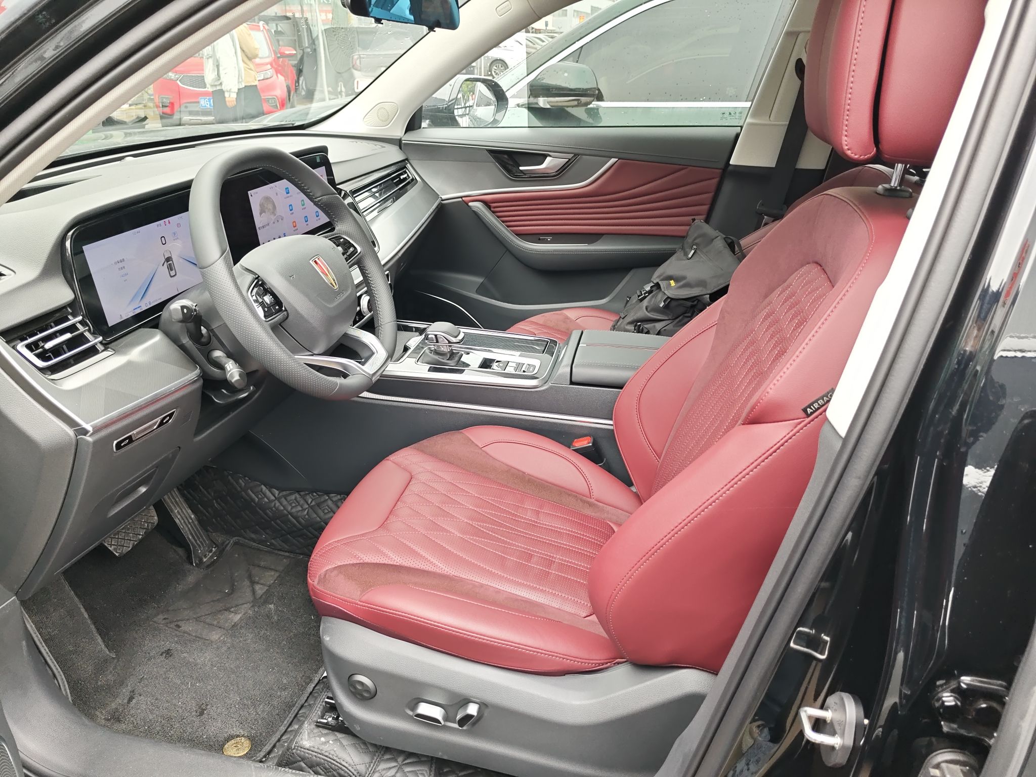 Переднее сиденье в автомобиле