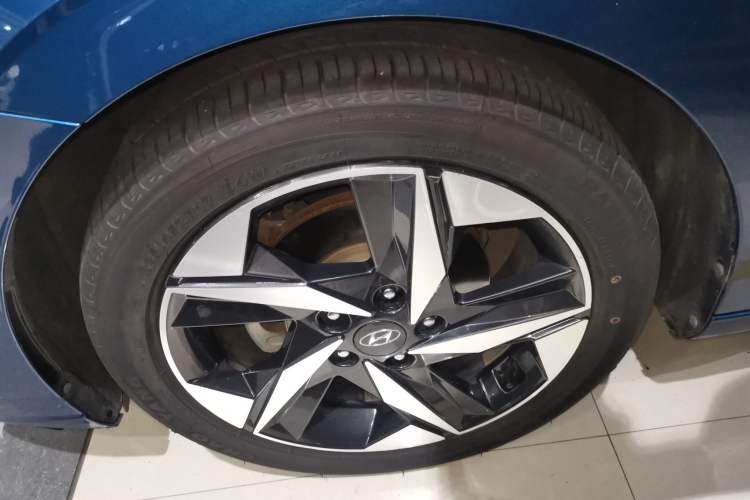 Used Hyundai Elantra 2021 1.5L CVT LUX Prestige Edition
