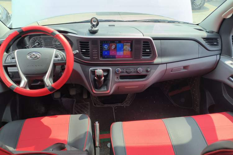 Used SAIC MAXUS Xintu V80 2024 Aotuntong Value Edition 6MT Short Wheelbase Ultra-Low Roof 127 Ps 5/6 Seats