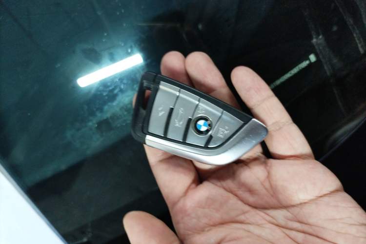 Used BMW 5 Series 2022 530i M Sport Package Vehicle Key