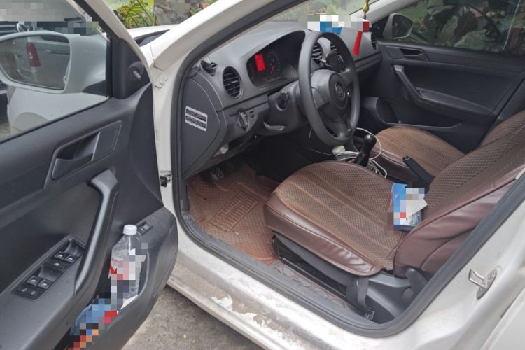 Used Volkswagen Jetta 2015 1.6L Manual Fashion Edition
