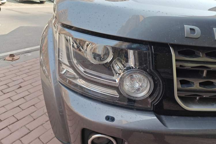 Used Land Rover Discovery 2016 3.0 SC Obsidian Black Heritage Edition SE