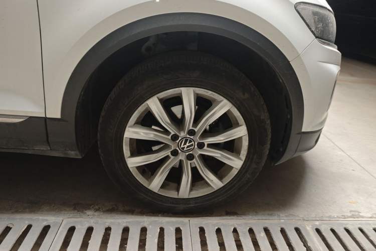 Used Volkswagen T-ROC 2022 280TSI DSG Two-Wheel Drive Elite PLUS Right Front Wheel Hub