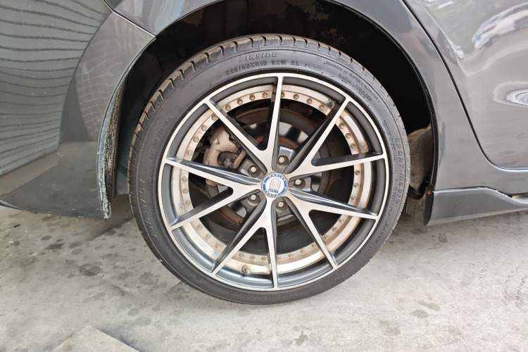 Used Mazda 3 Axela 2017 Sedan 1.5L Automatic Comfort Model Emission Standard China V Right Rear Wheel Hub