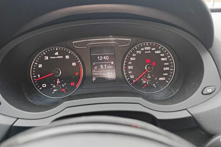 Used Audi Q3 2018 30th Anniversary Edition 35 TFSI Fashion Model Odometer Close Up